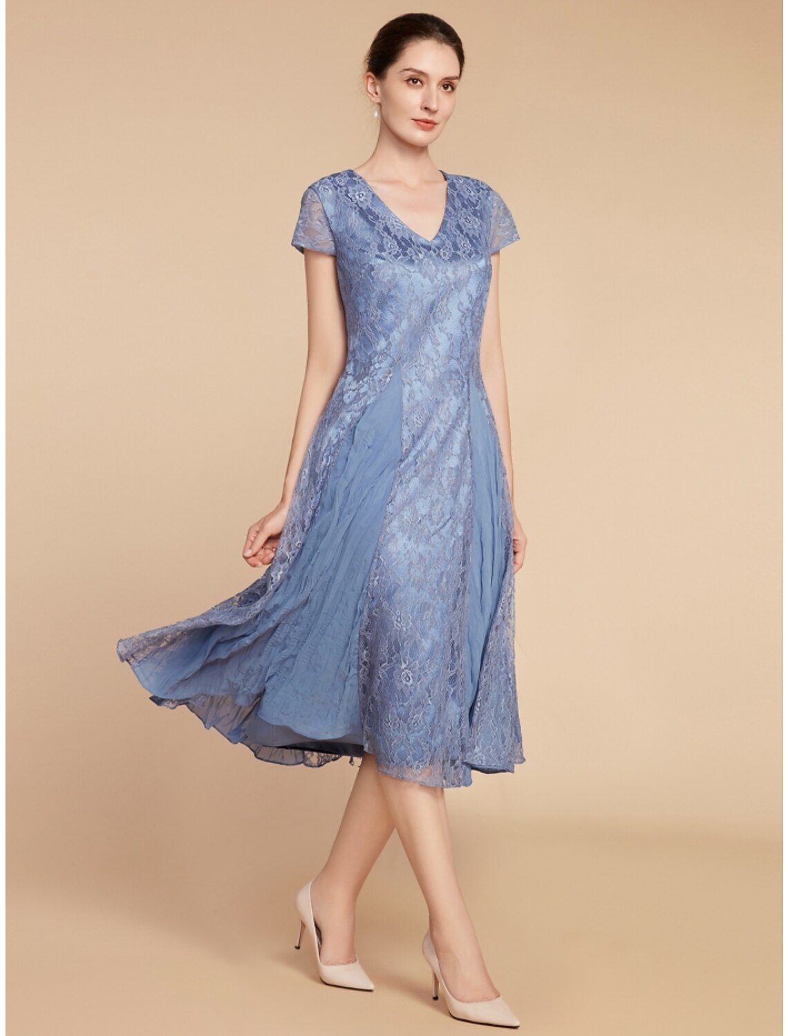 Wholesale A-Line Mother of the Bride Dress Wedding Guest Elegant Petite V Neck Knee Length Chiffon Lace Short Sleeve with Ruching Solid Color